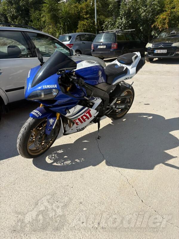 Yamaha - r1