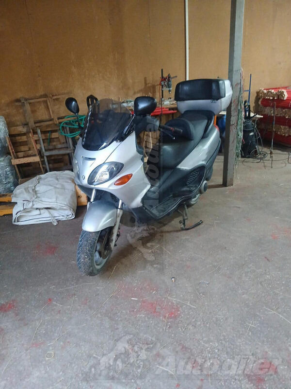 Piaggio - x9