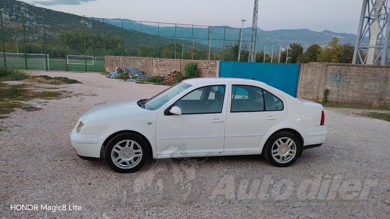 Volkswagen - Bora - 1.6 benzin