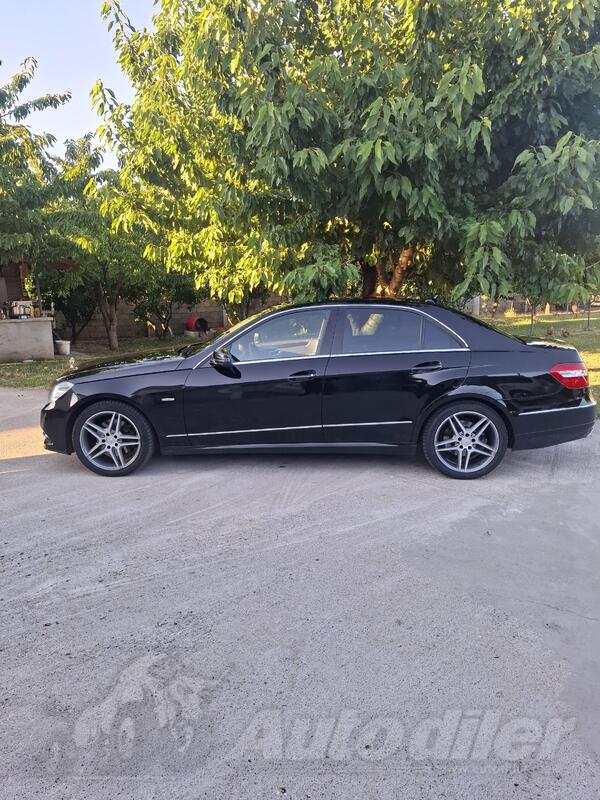 Mercedes Benz - E 250 - E250 4matic