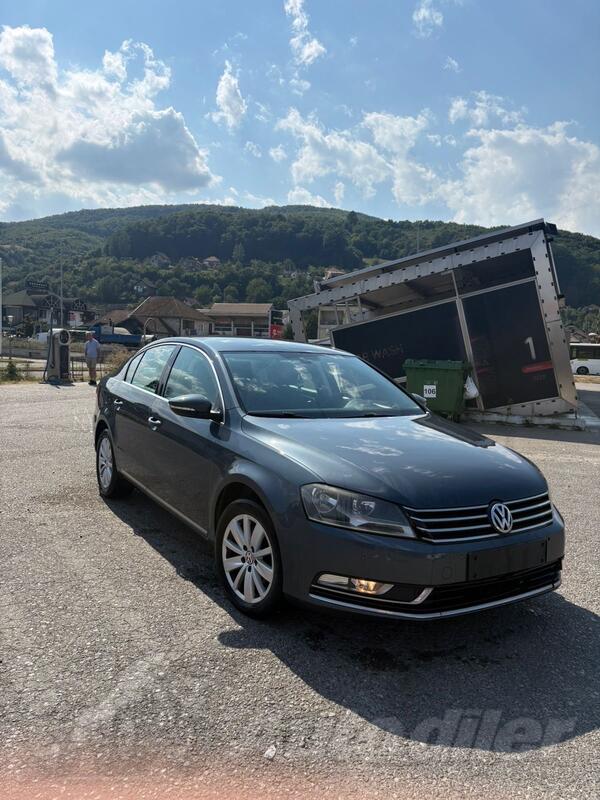 Volkswagen - Passat