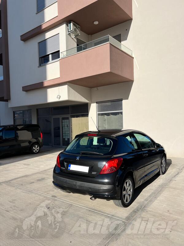 Peugeot - 207 - 1.6 HDI