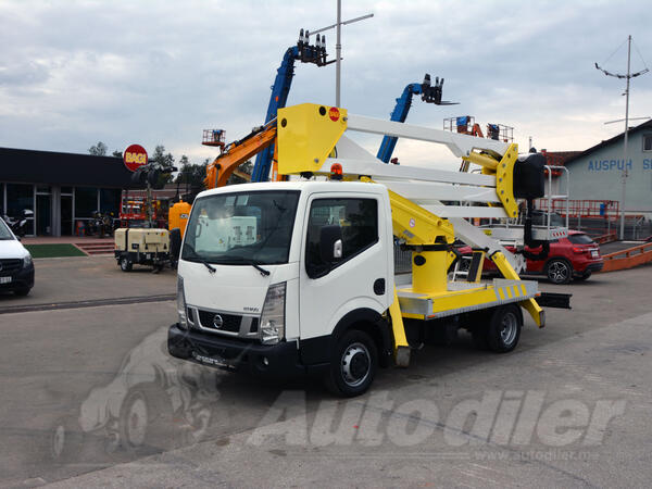 Nissan - NT 400 CABSTAR