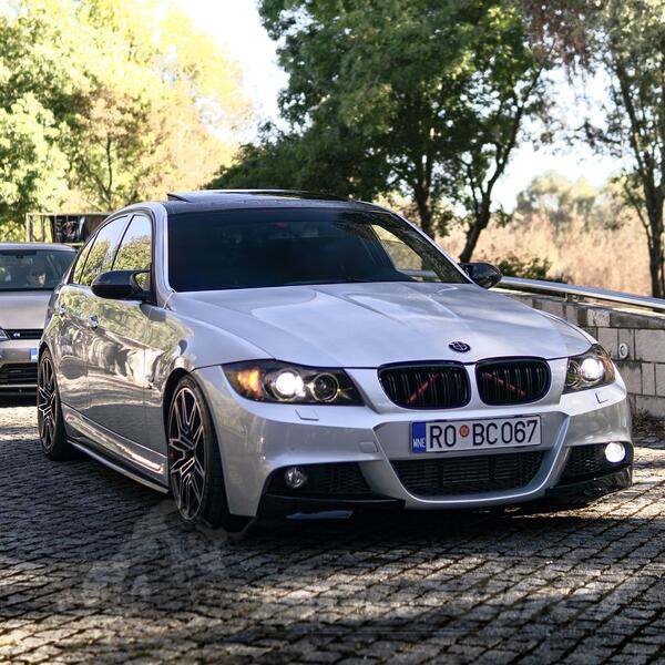 BMW - 320
