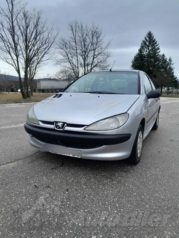 Peugeot - 206 - 1.1 benz