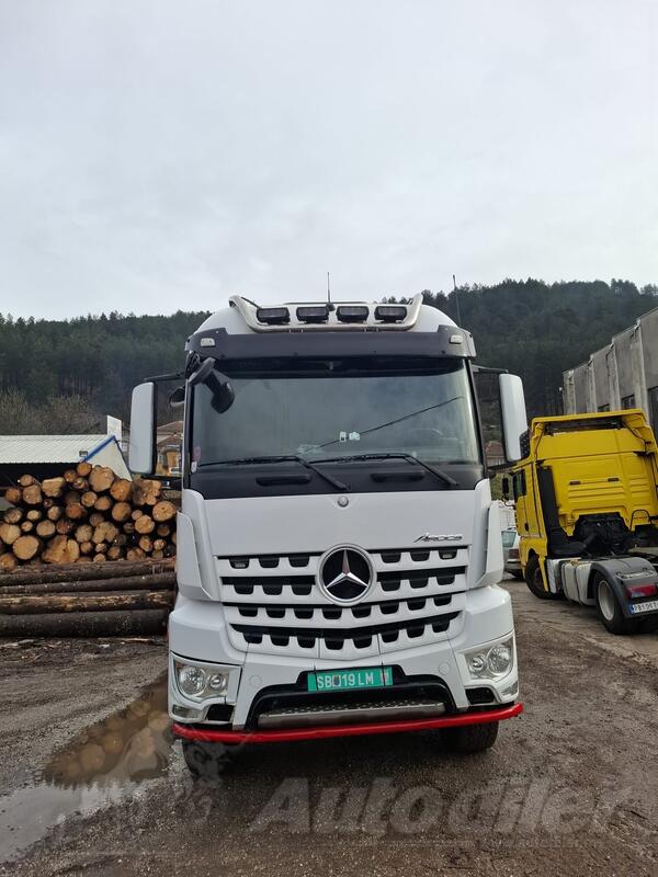 Mercedes Benz - Aroks 3351