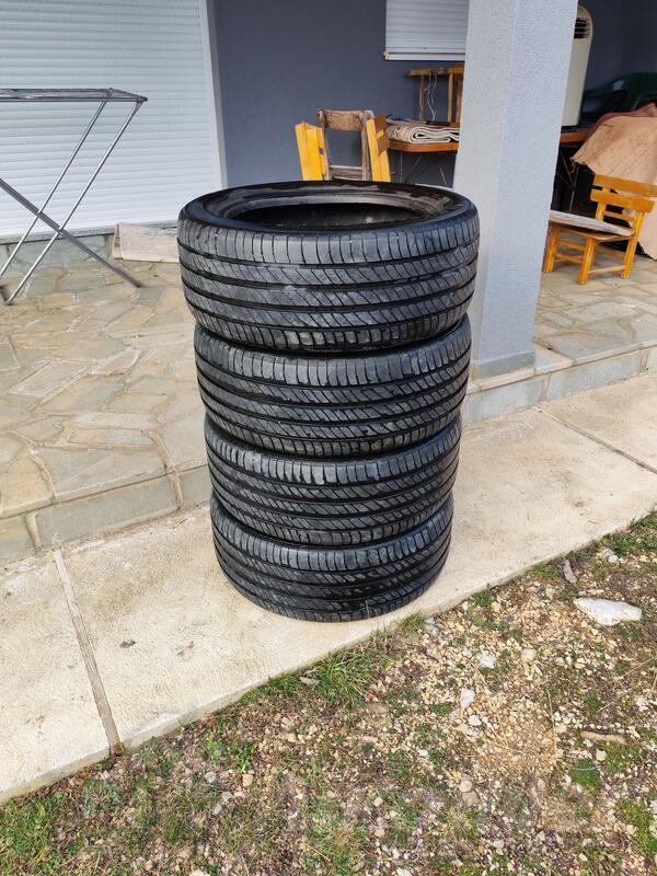 Michelin - 225/50 17 - Sommer guma