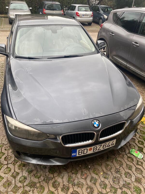 BMW - 320