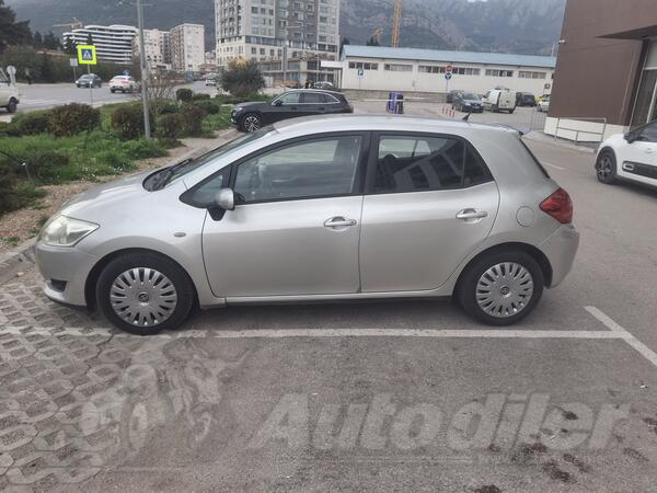 Toyota - Auris - 2.0d