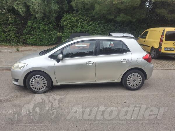 Toyota - Auris - 2.0d