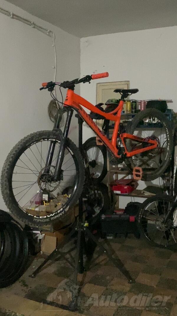 Canyon - Propain tyee