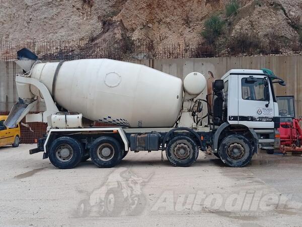 Mercedes Benz - Actros 3235