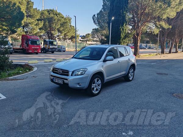 Toyota - RAV 4 - 2.2
