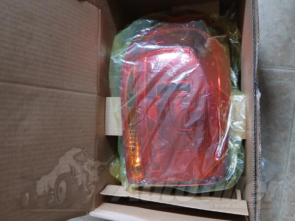 Левый стоп-сигнал za Volkswagen - Tiguan    - 2014