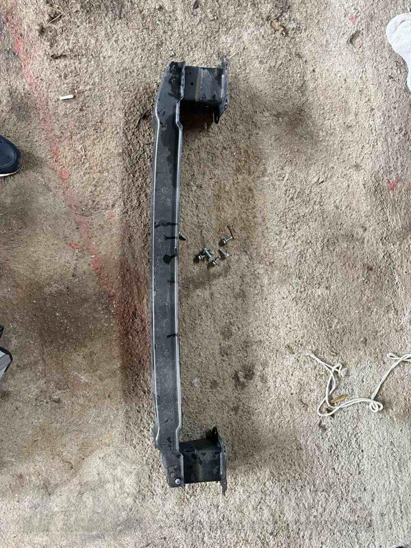 Mbajtës i tamponit za Passat god. 2022