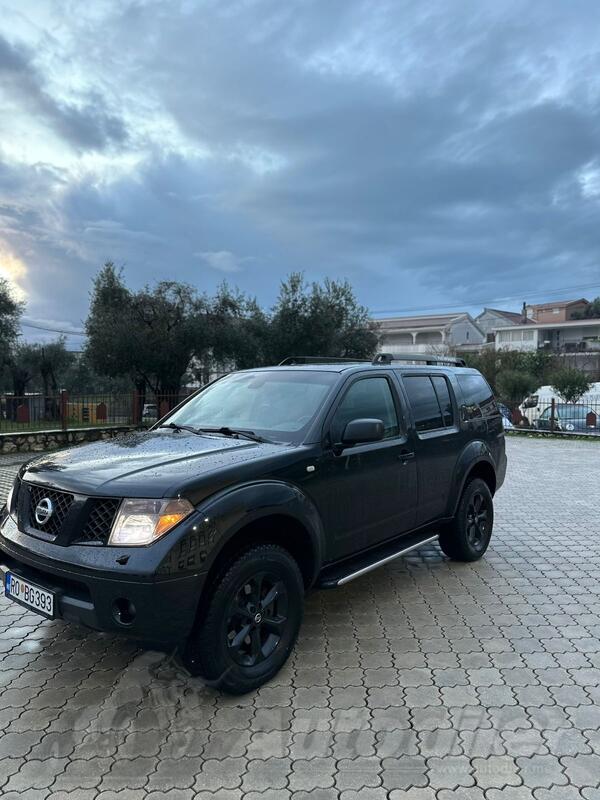 Nissan - Pathfinder - 2.5