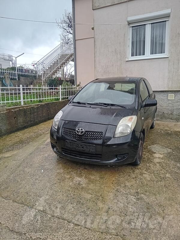 Toyota - Yaris - 1.0