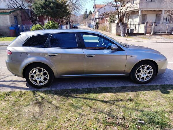 Alfa Romeo - 159 - 1.9 110kw