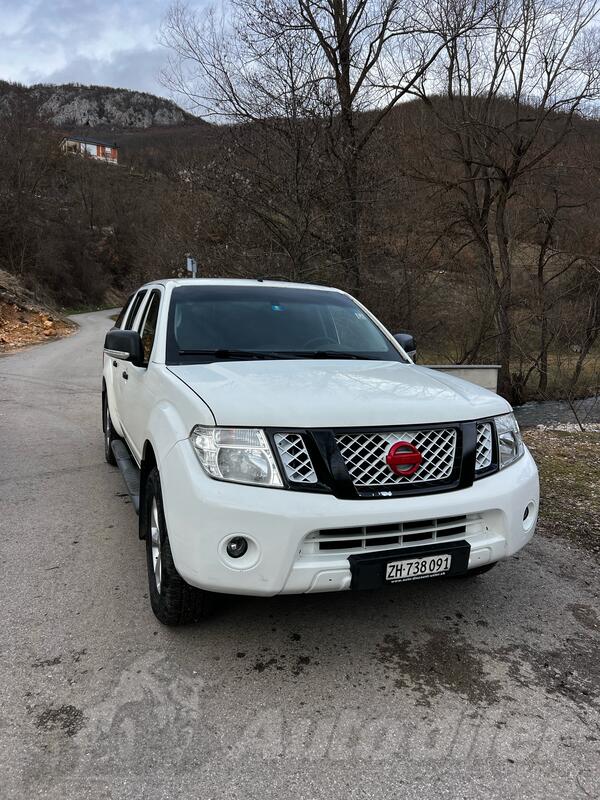 Nissan - Navara - 2.5