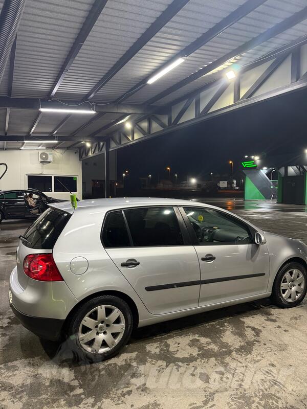 Volkswagen - Golf 5 - 2.0 tdi