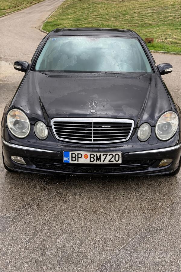 Mercedes Benz - E 400 - V8 Biturbo