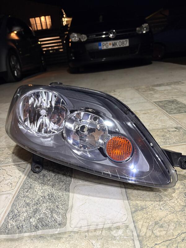Rechter Scheinwerfer za Volkswagen - Golf Plus - 2005