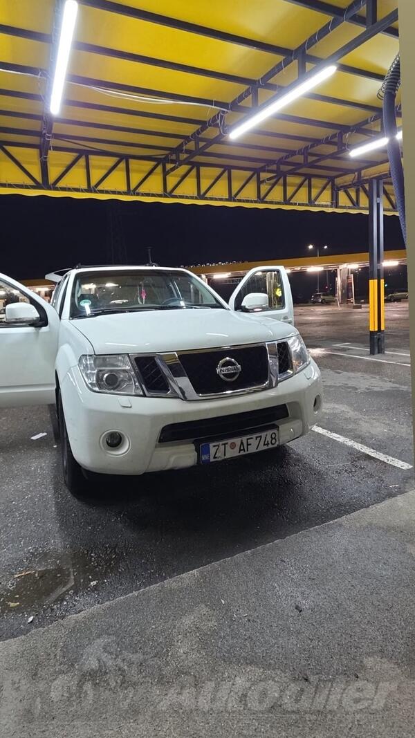Nissan - Pathfinder - 2.5