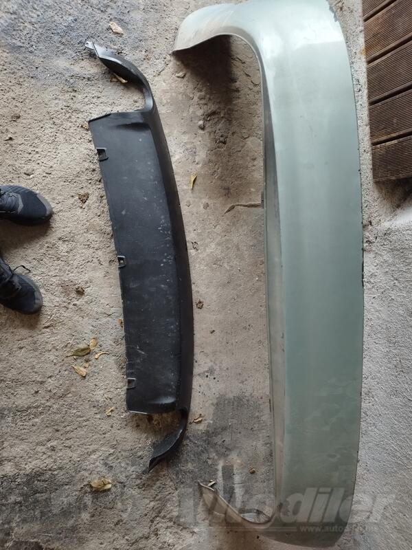 Stoßstangen und Spoiler