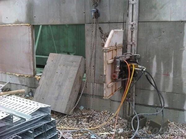 Cutting of asphalt and concrete - Construction machinery services