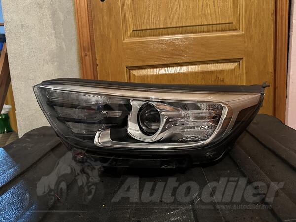 Lijevi far za Kia - Stonic    - 2017-2025