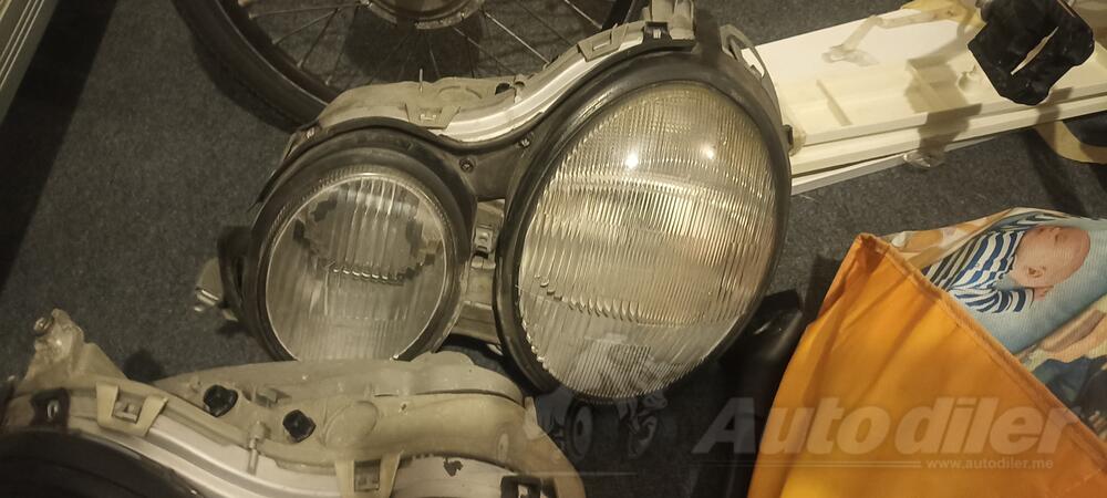 Tagfahrlicht za Mercedes Benz - E 250