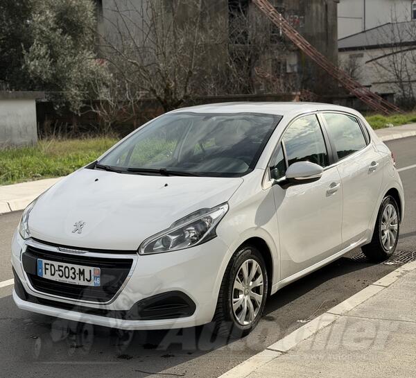Peugeot - 208 - 1.2 Pre Tech