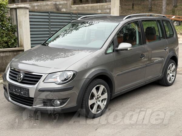 Volkswagen - Cross Touran - 1.9tdi