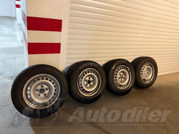 Fabričke felne i cedyytransporter gume