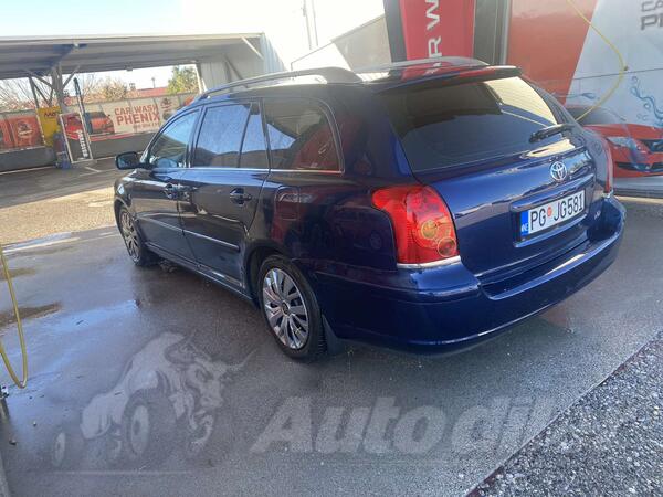 Toyota - Avensis - 4d2000