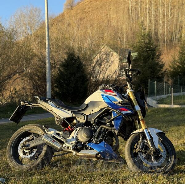 BMW - F900R