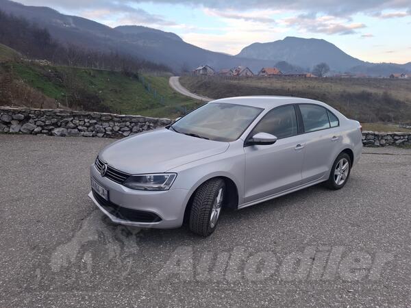 Volkswagen - Jetta - 1.6