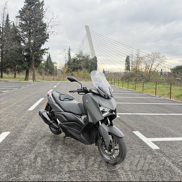 Yamaha - xmax300