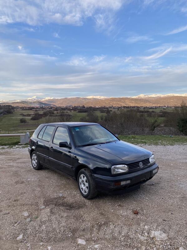 Volkswagen - Golf 3 - 1.8