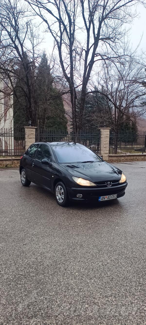 Peugeot - 206 - B
