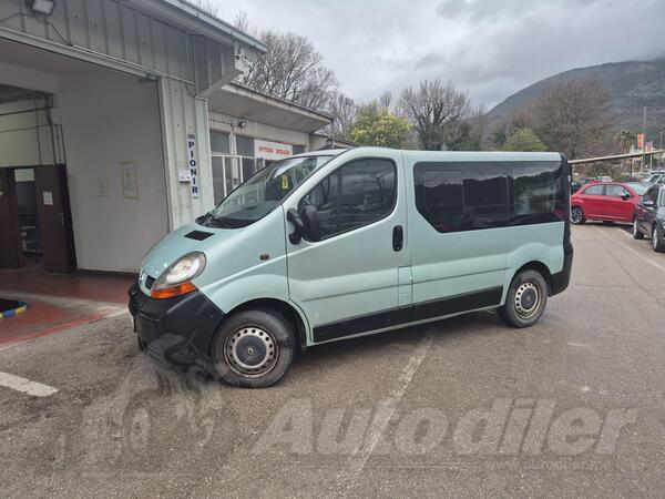 Renault - Trafic 1.9 dci 8+1