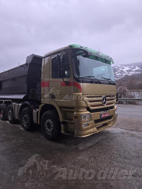 Mercedes Benz - 4848