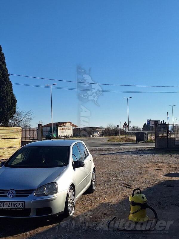 Volkswagen - Golf 5 - 1.9 77 kw