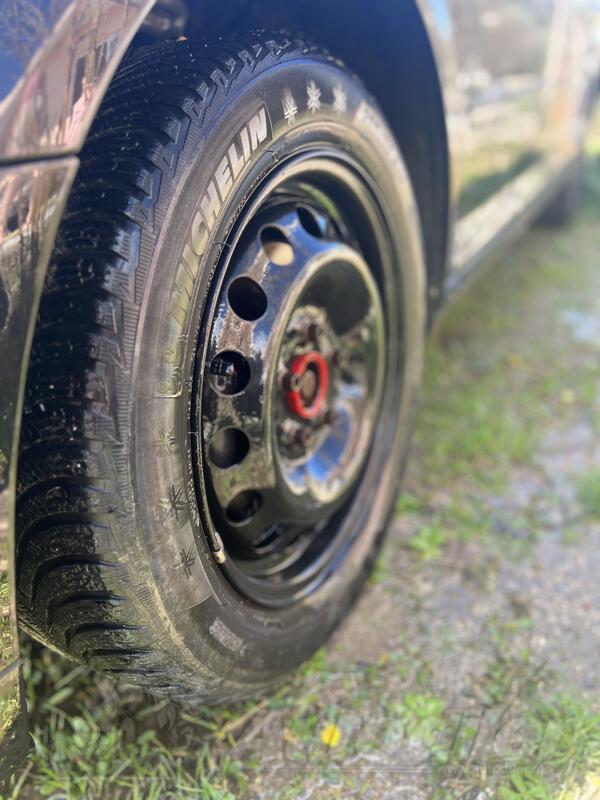 Fabričke felne i michelin gume