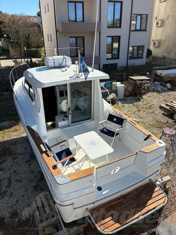 Beneteau - Antares 710