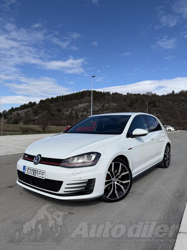 Volkswagen - Golf GTI - 2.0 TSI