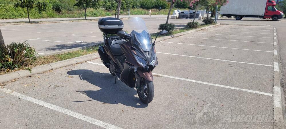 Kymco - AK 550