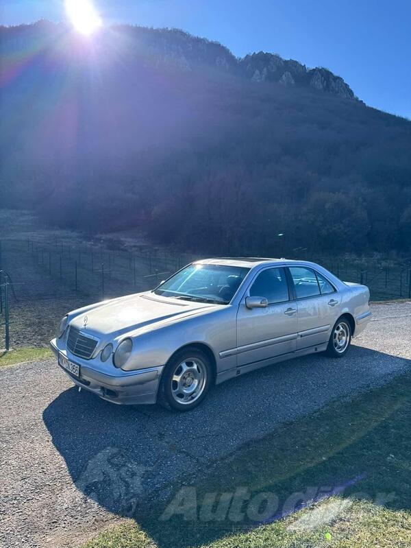 Mercedes Benz - E 200