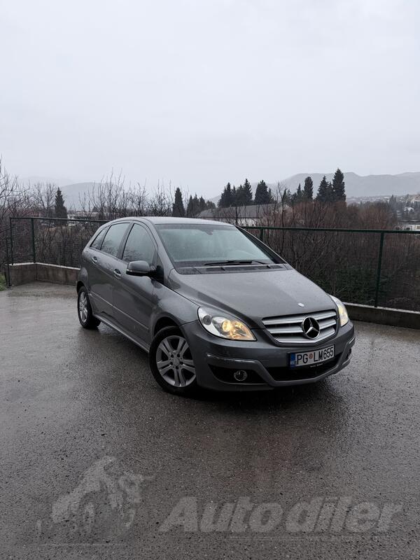 Mercedes Benz - B 180