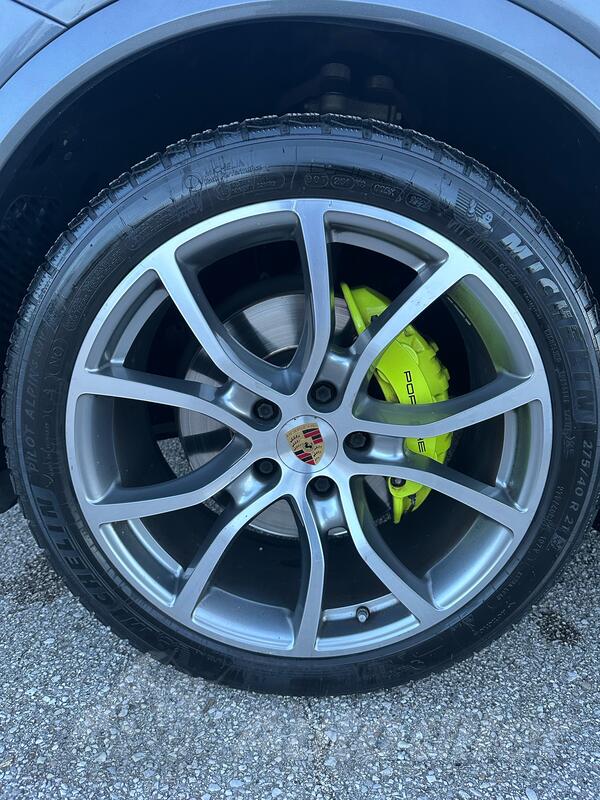 Fabričke felne i Michelin gume